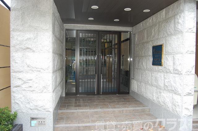 28/30 エントランス