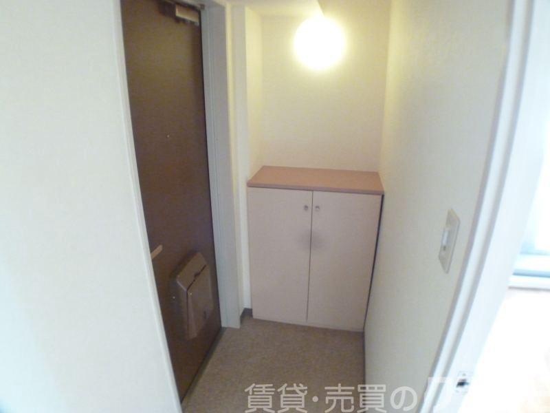 16/30 玄関