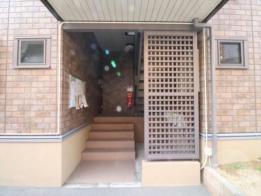 22/30 エントランス