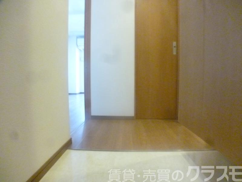 16/30 玄関