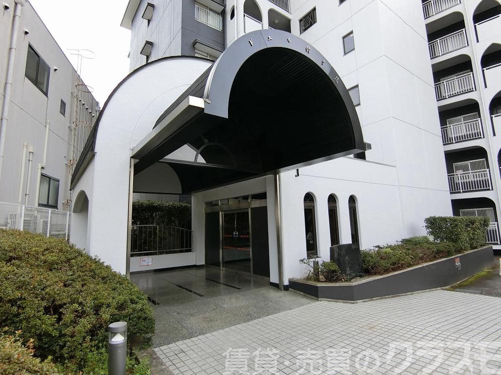 28/30 エントランス