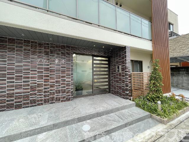 28/30 エントランス