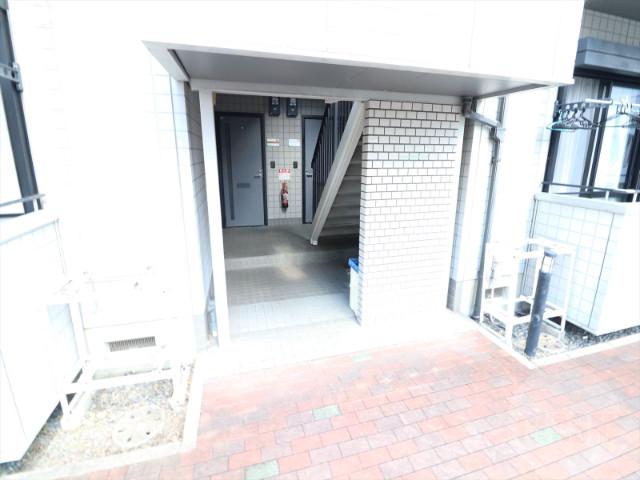 22/30 エントランス