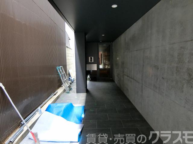 30/30 エントランス