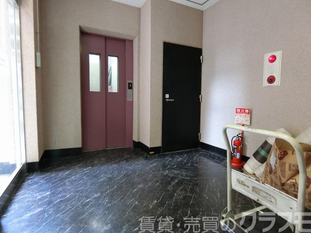 2/4 エントランス