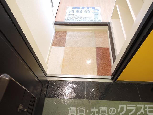 16/30 玄関