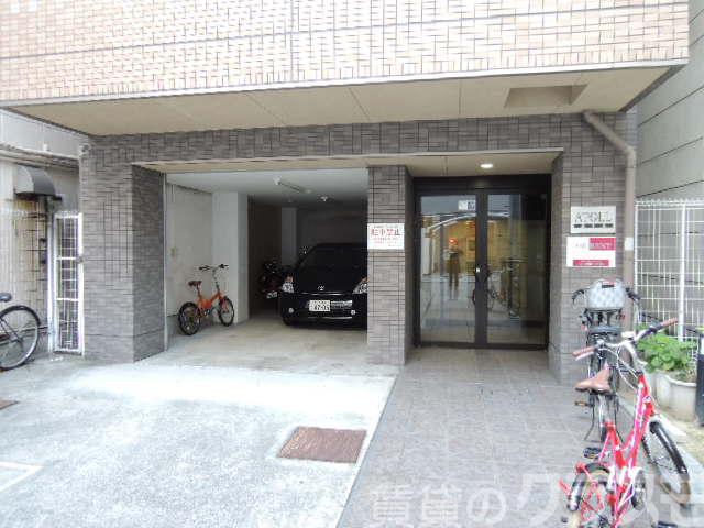 21/26 エントランス