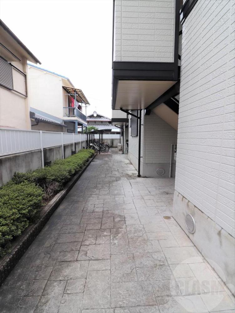 22/30 エントランス