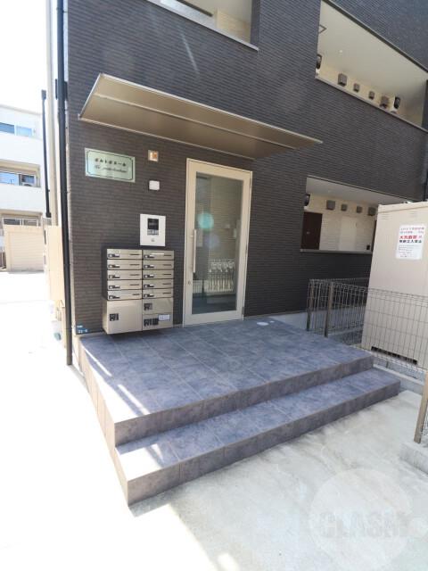 22/30 エントランス