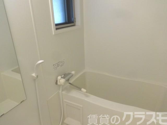 13/30 浴室