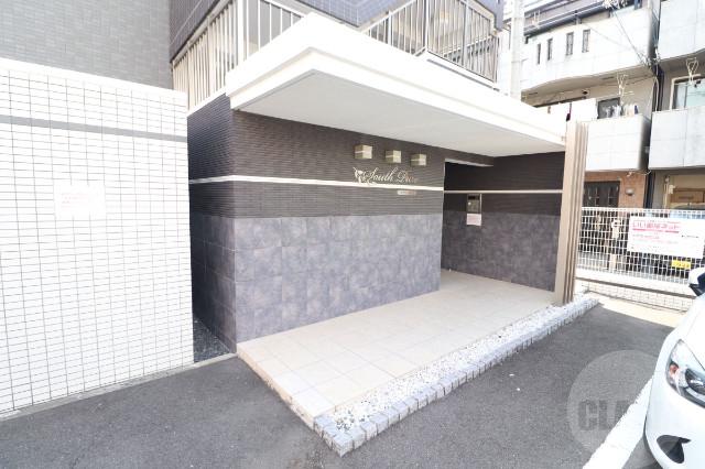 22/30 エントランス