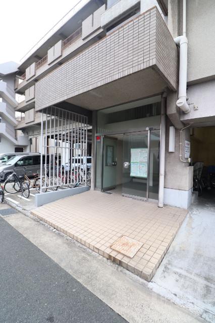 22/29 エントランス