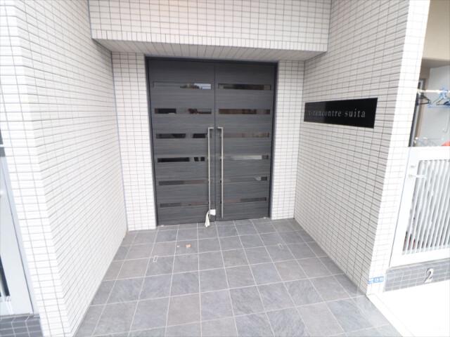 22/30 エントランス