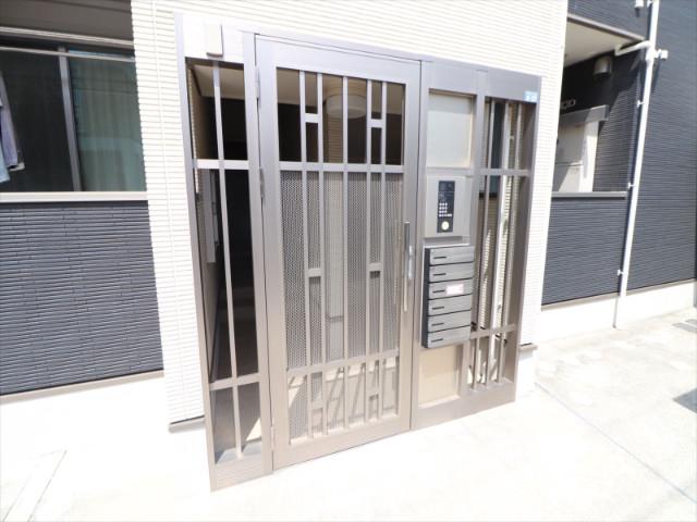 22/30 エントランス