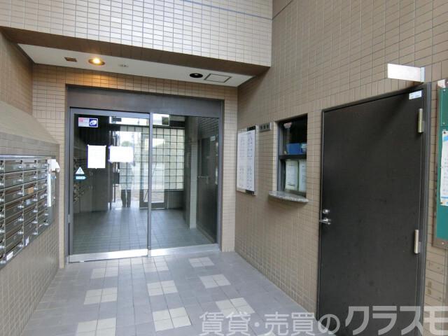 28/30 エントランス