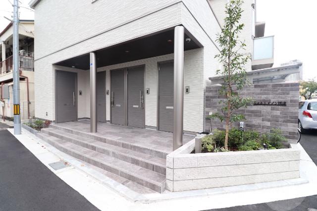 22/30 エントランス