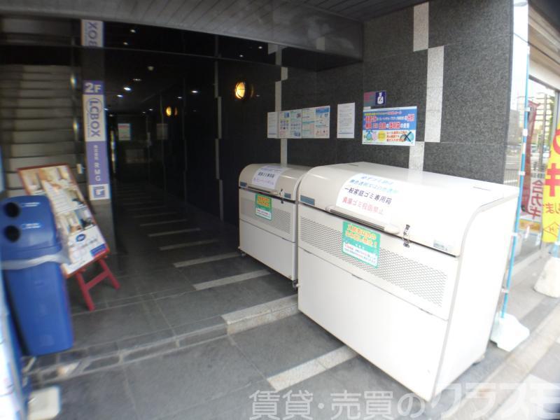 30/30 エントランス