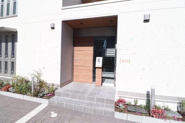 22/30 エントランス