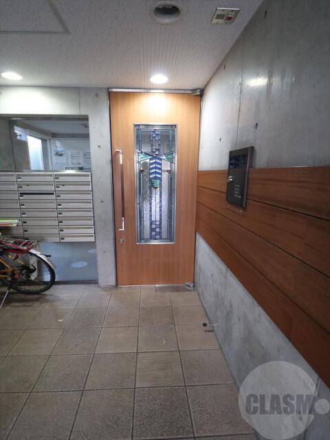 22/30 エントランス