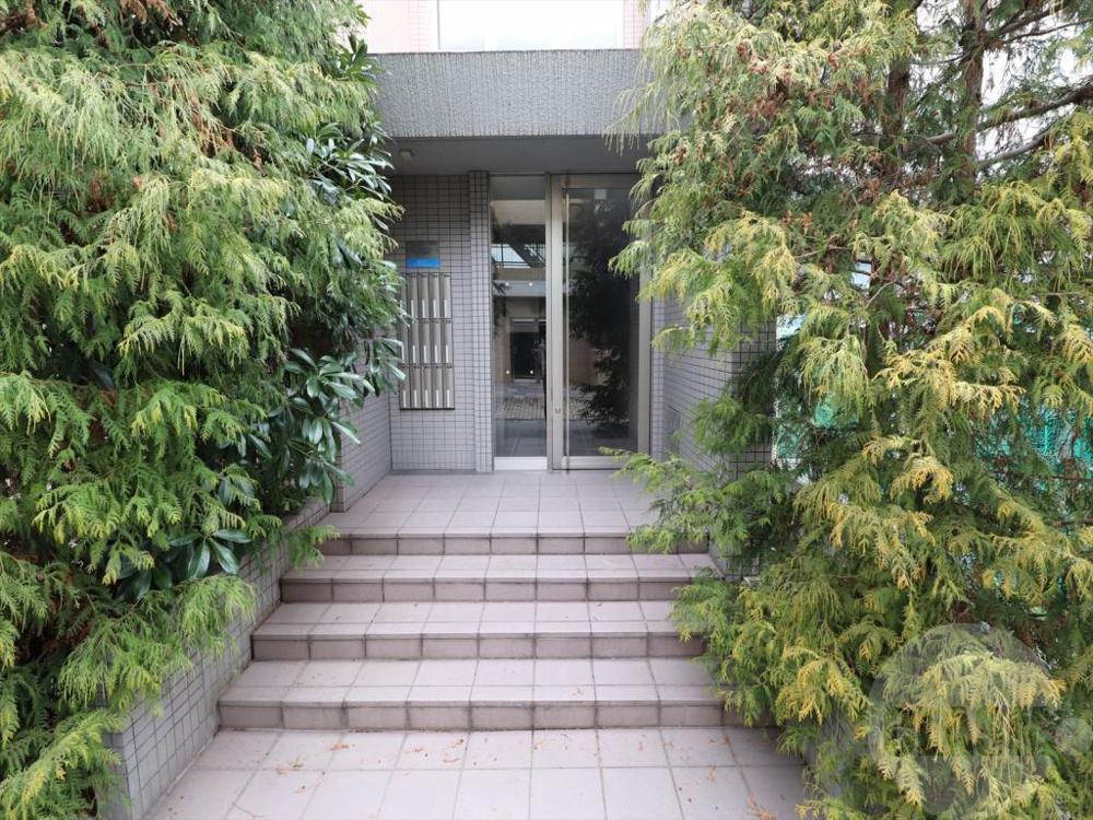 22/30 エントランス