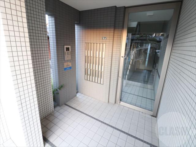 22/30 エントランス