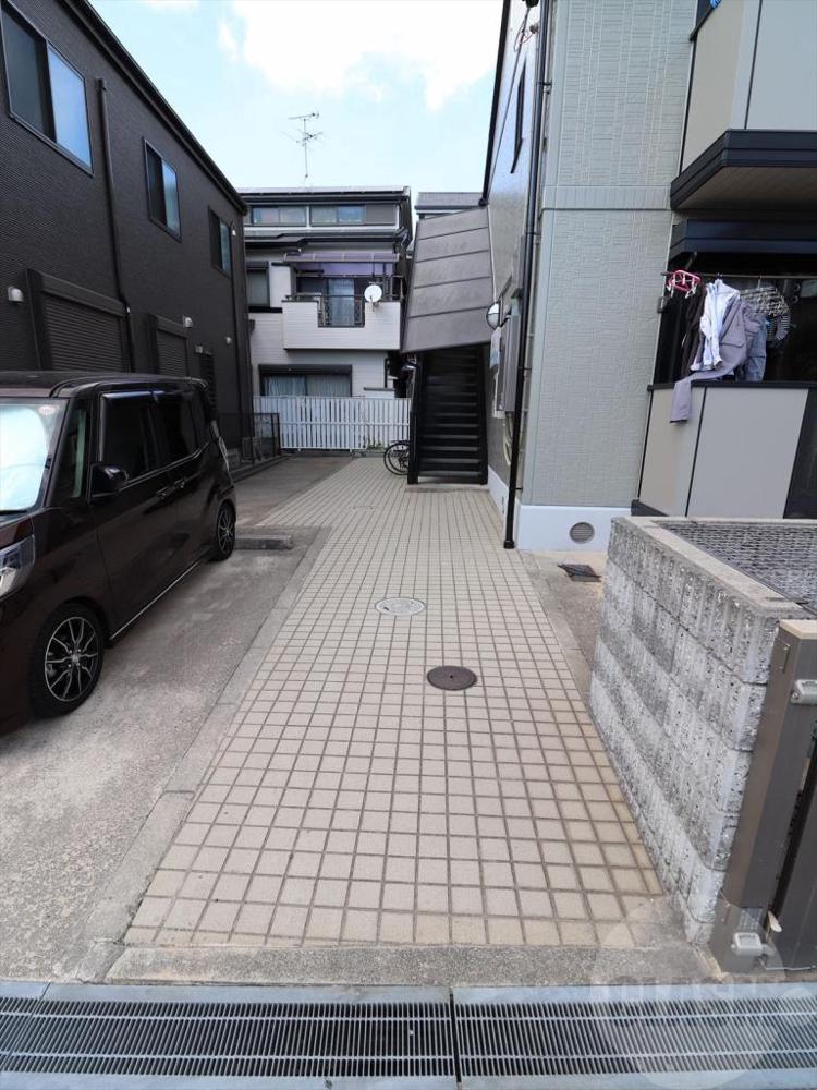 18/26 エントランス