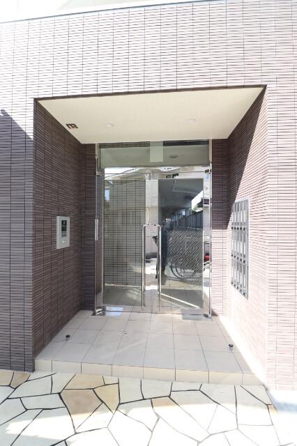 22/30 エントランス