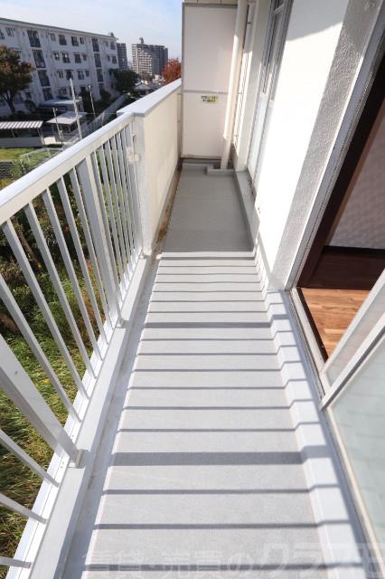 13/19 バルコニー