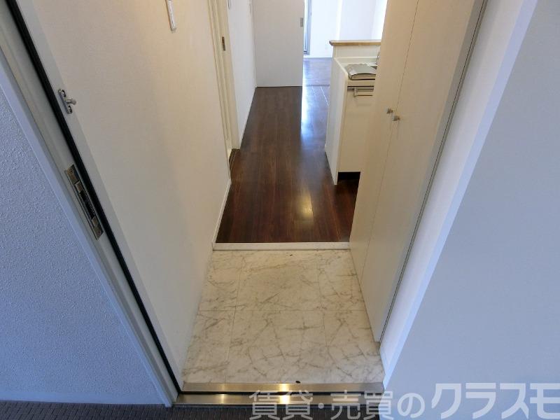 19/30 玄関