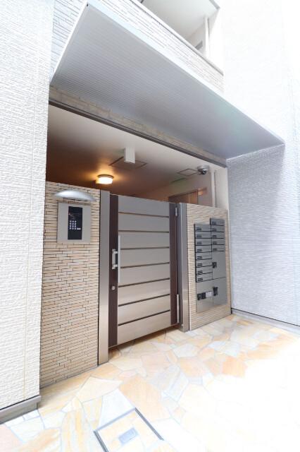 22/30 エントランス