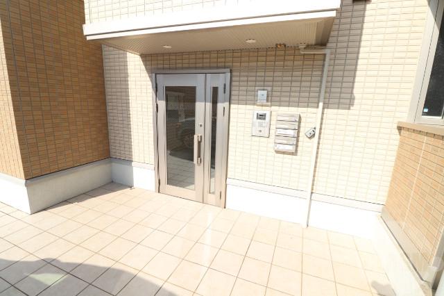 22/30 エントランス