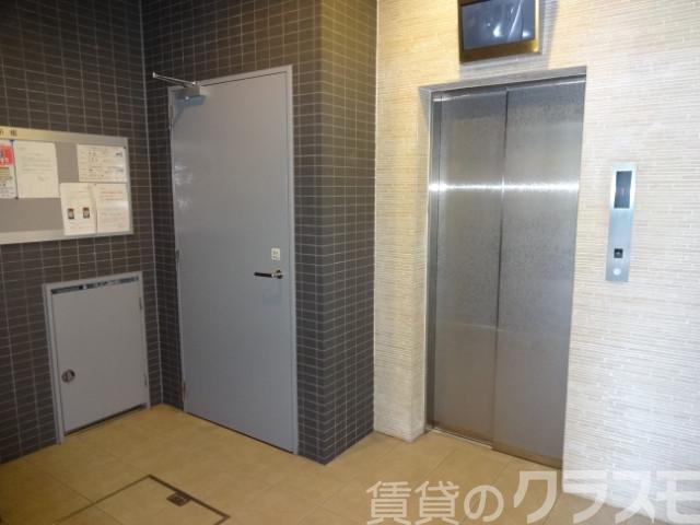 25/30 エントランス