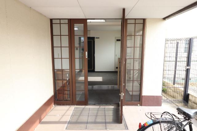 22/30 エントランス