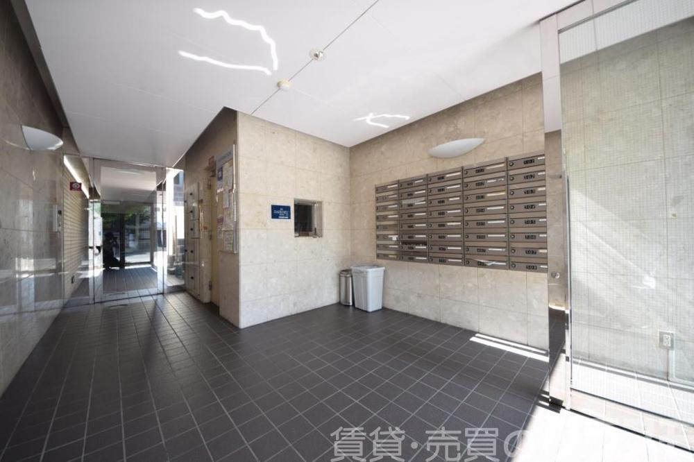 28/30 エントランス