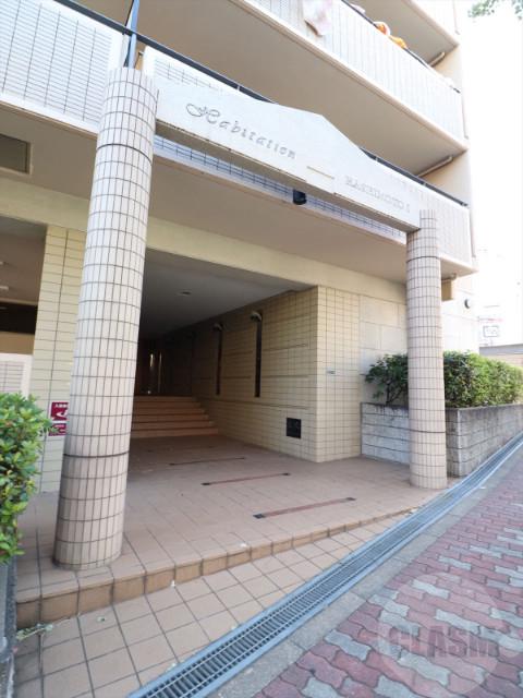 22/30 エントランス