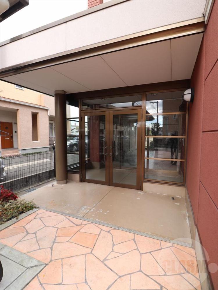 22/30 エントランス