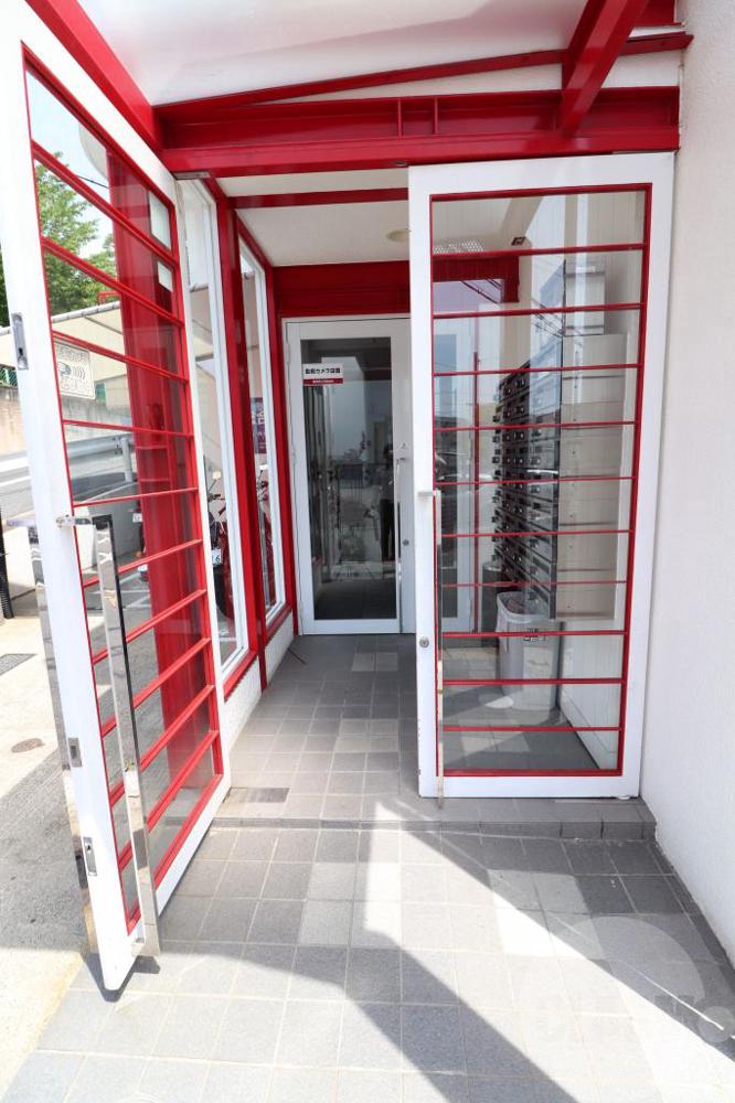 21/30 エントランス