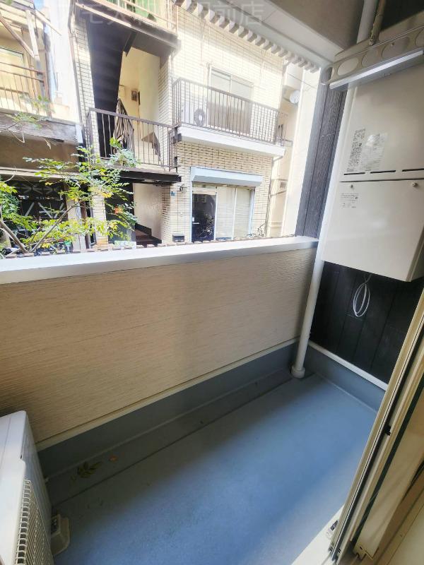 19/30 バルコニー