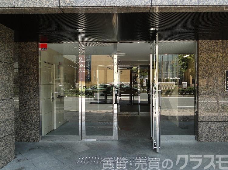 30/30 エントランス