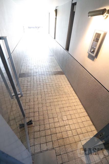 22/30 エントランス