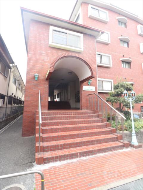 22/30 エントランス