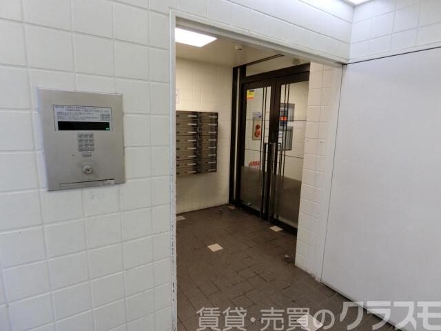 28/30 エントランス