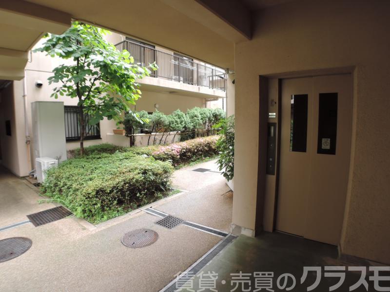 16/25 エントランス