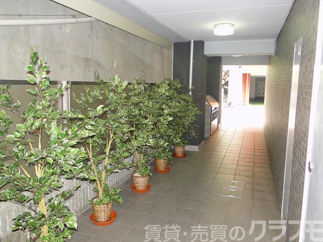 28/30 エントランス