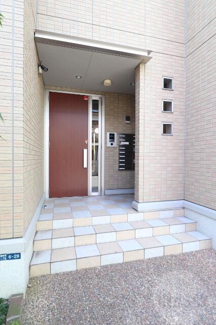 22/30 エントランス