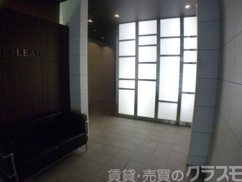 28/30 エントランス