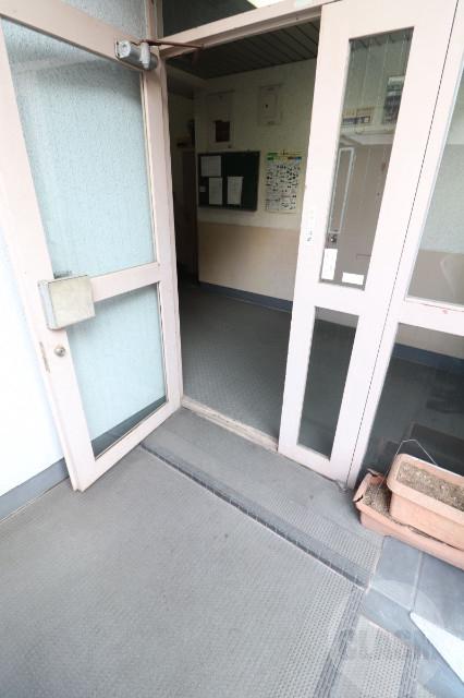 22/30 エントランス