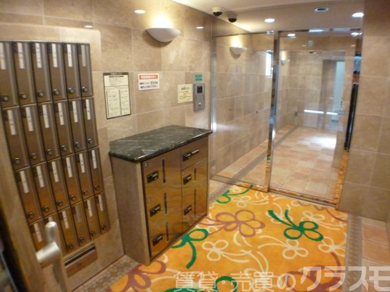 28/30 エントランス