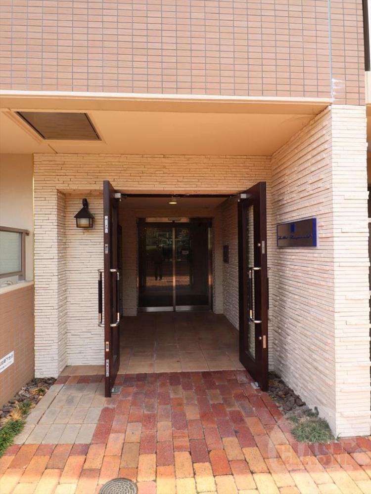 22/30 エントランス