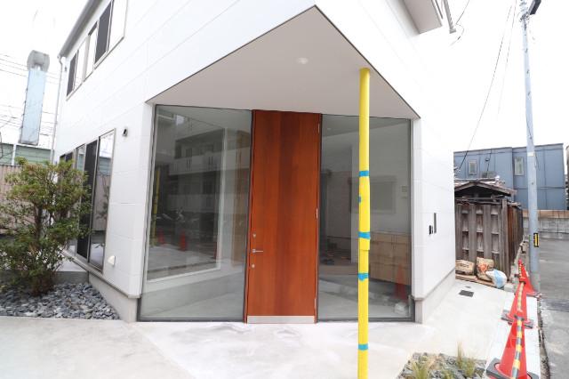 22/30 エントランス